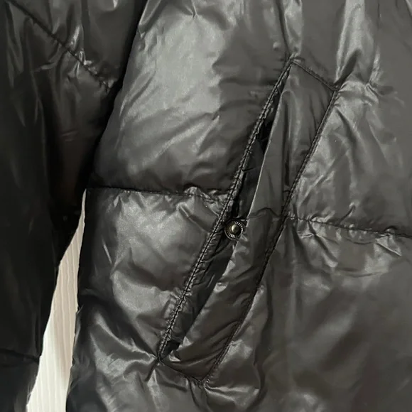 UGG Women's Black Puffer Jacket - Picture 4 of 13